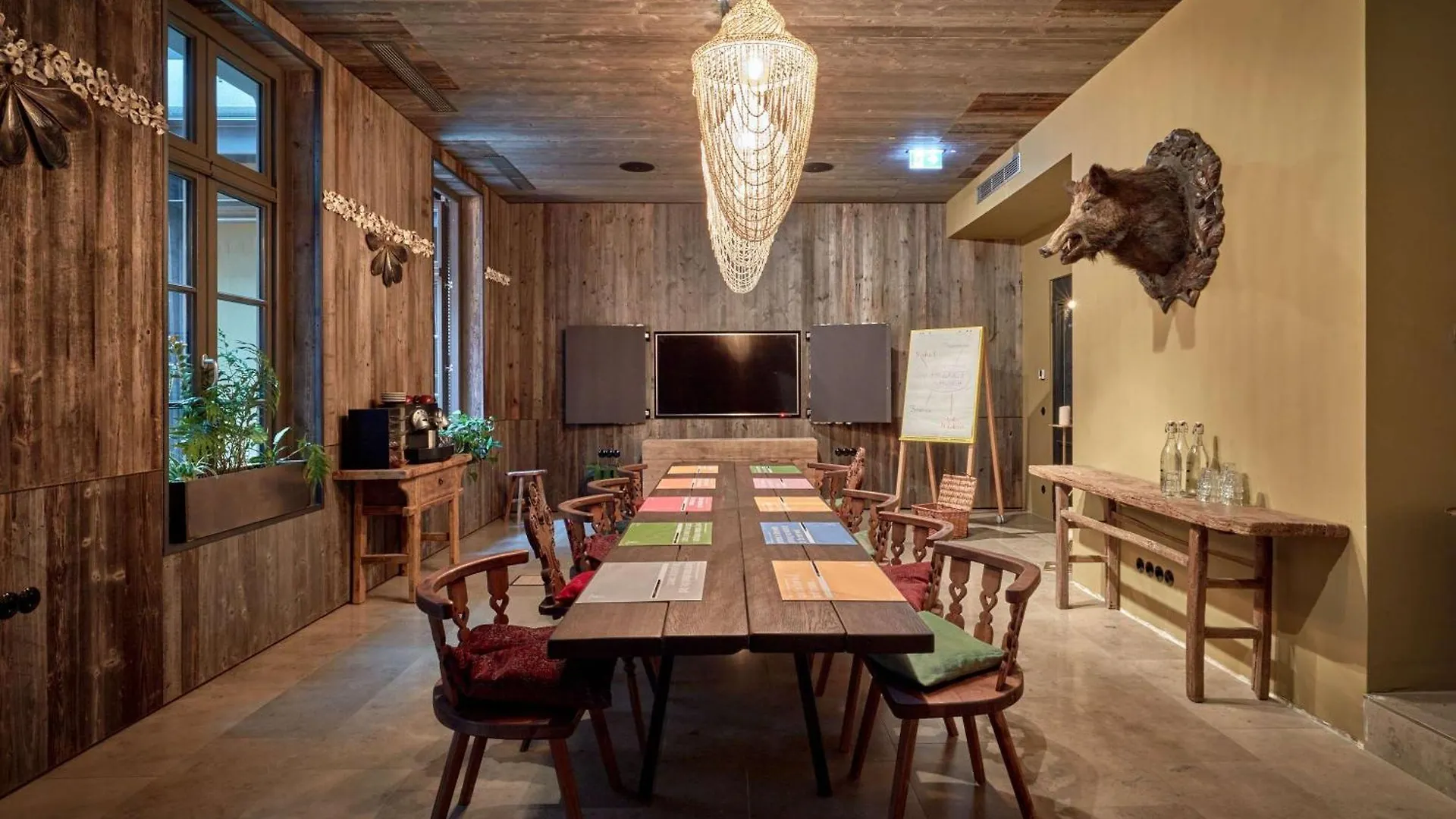 25Hours Hotel The Royal Bavarian Monachium