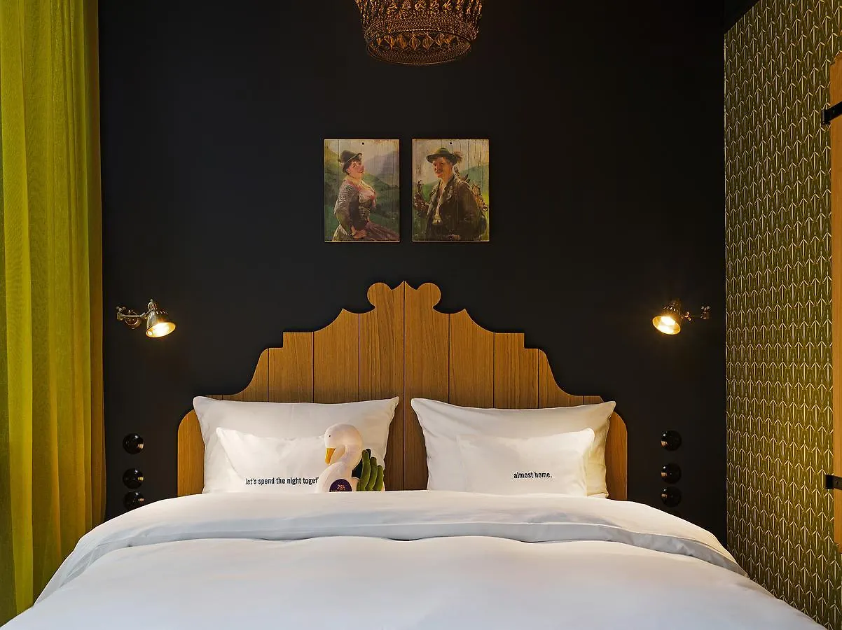 25Hours Hotel The Royal Bavarian Monachium 4*,  Niemcy